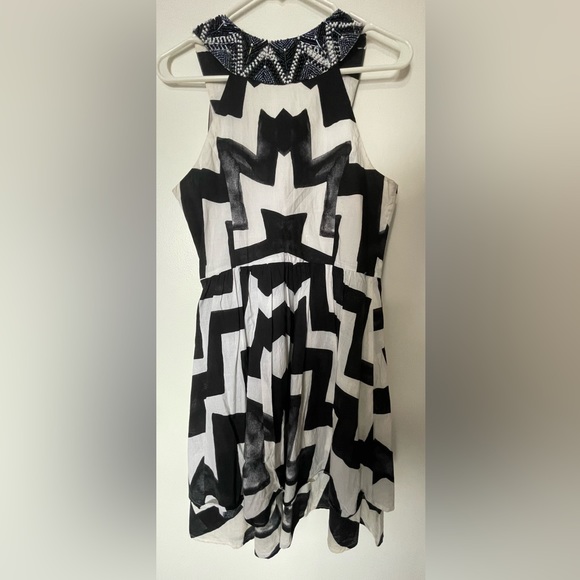 BEBE Addiction Black and White Dress - Picture 2 of 2